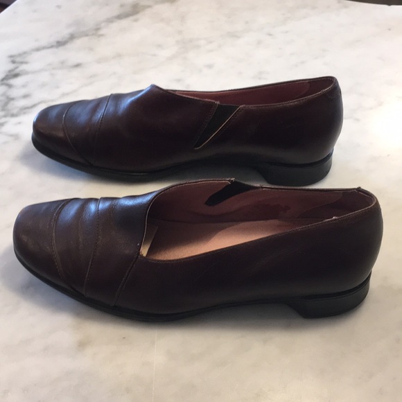 Low heeled leather work shoe - Picture 2 of 8